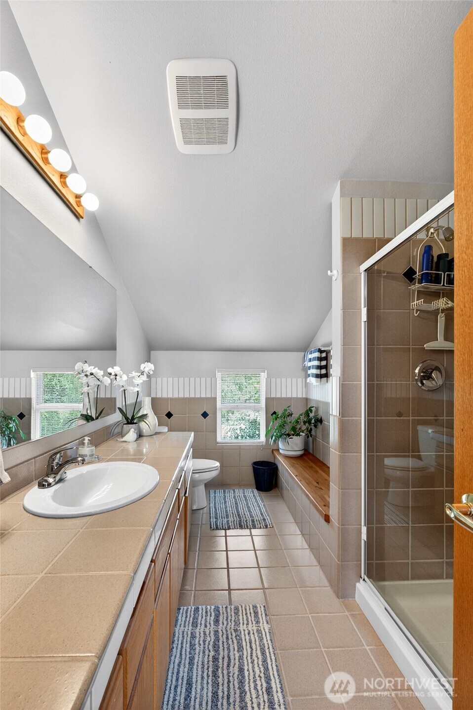 516 Wana Wana Place NE, Tacoma, WA 98422