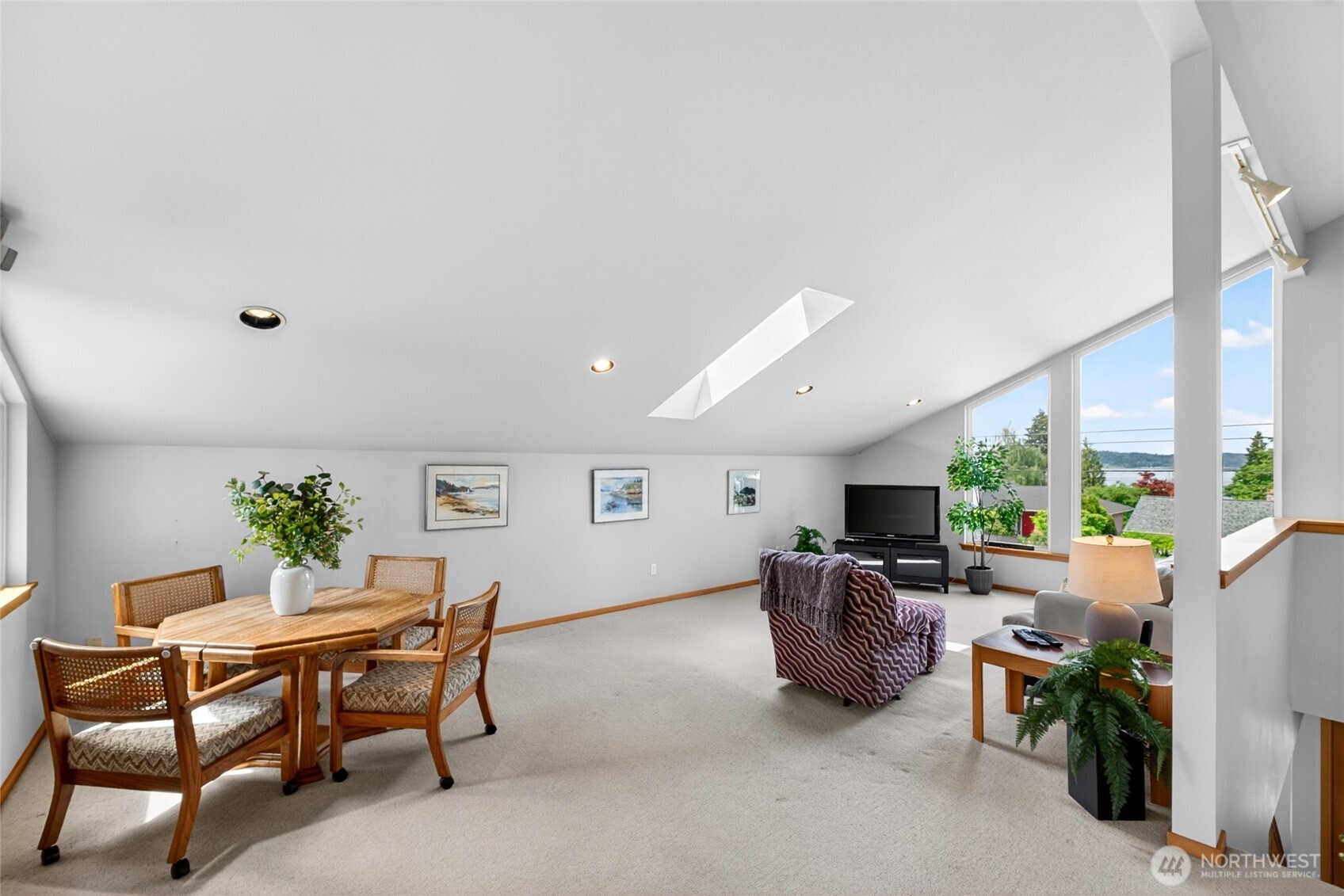 516 Wana Wana Place NE, Tacoma, WA 98422