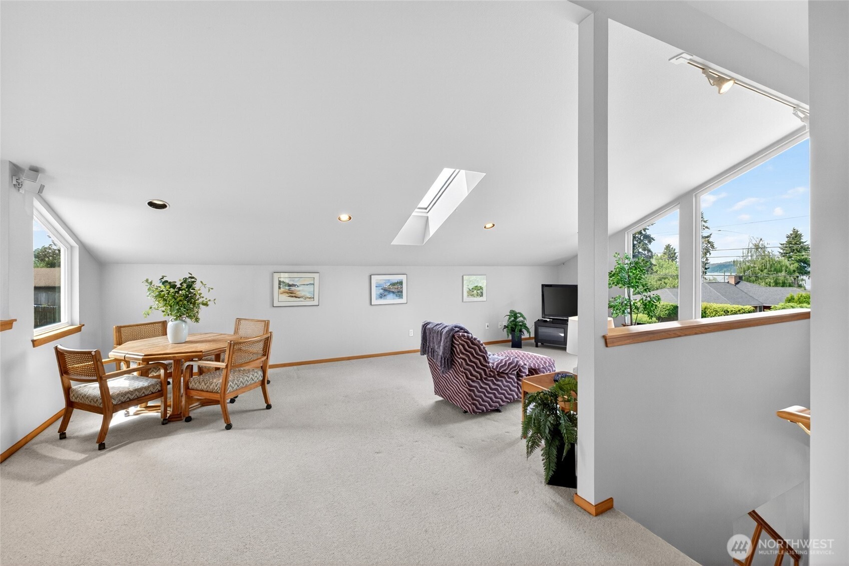 516 Wana Wana Place NE, Tacoma, WA 98422