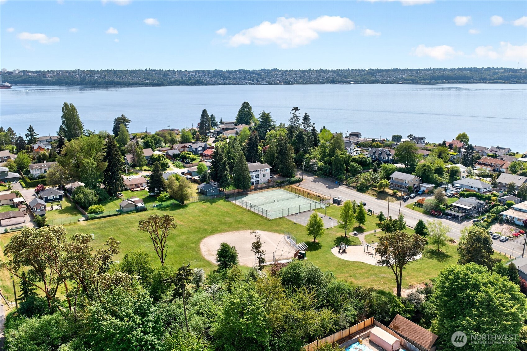 516 Wana Wana Place NE, Tacoma, WA 98422