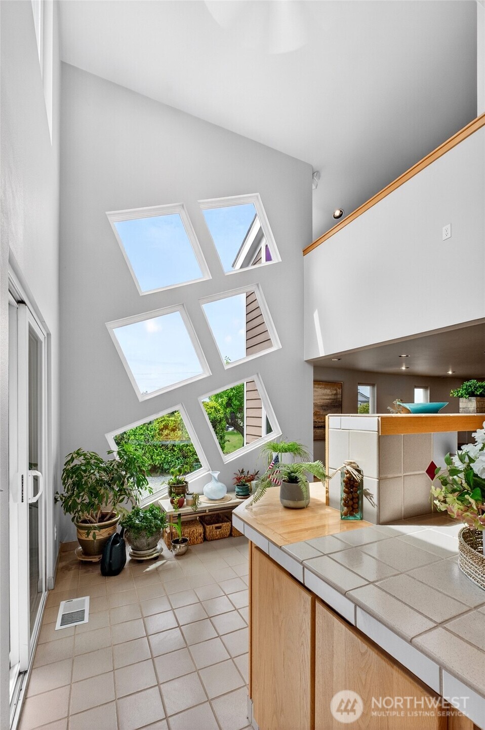 516 Wana Wana Place NE, Tacoma, WA 98422