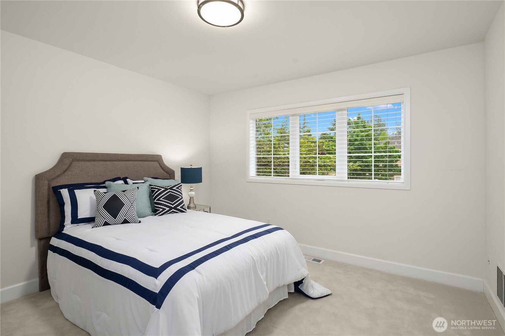 2446 279th Drive SE, Sammamish, WA 98075-4114