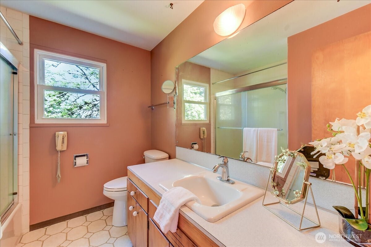 2102 N 171st Street , Shoreline, WA 98133