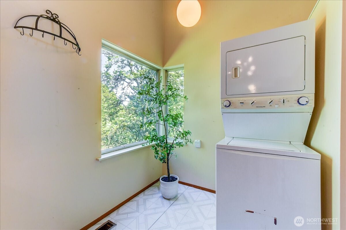 2102 N 171st Street , Shoreline, WA 98133