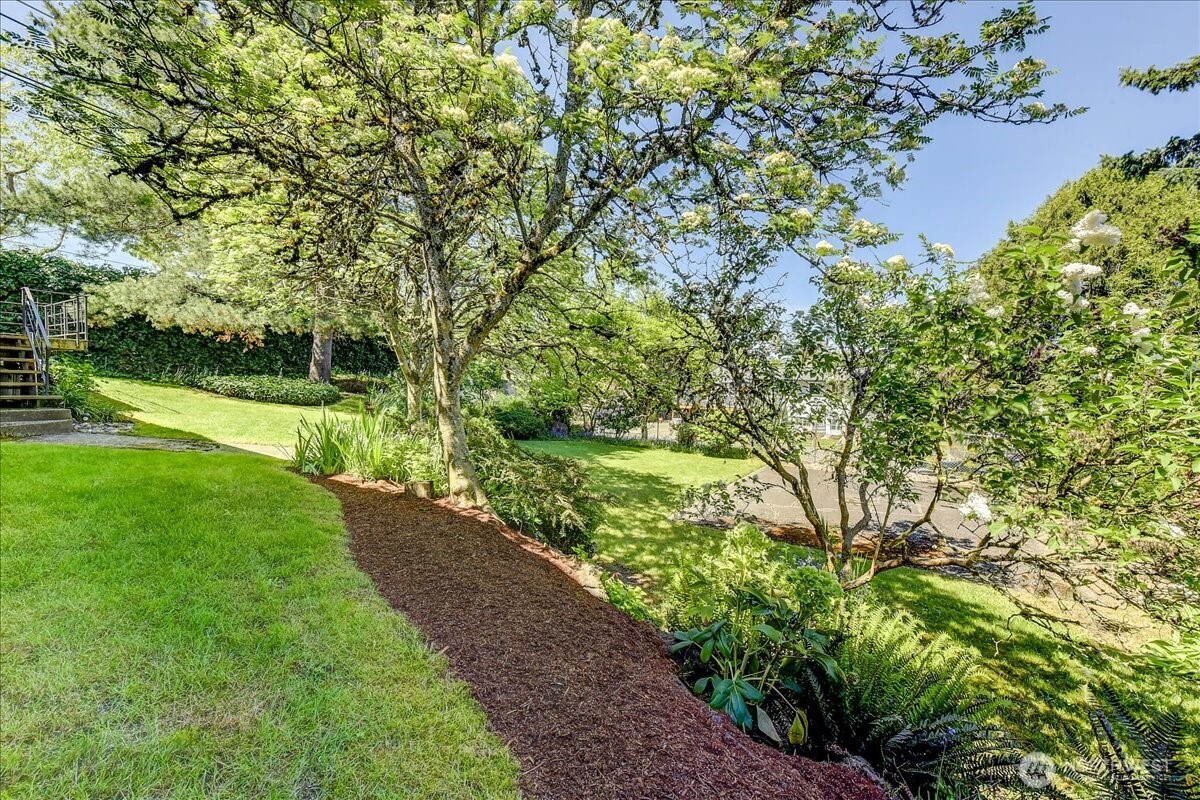 2102 N 171st Street , Shoreline, WA 98133