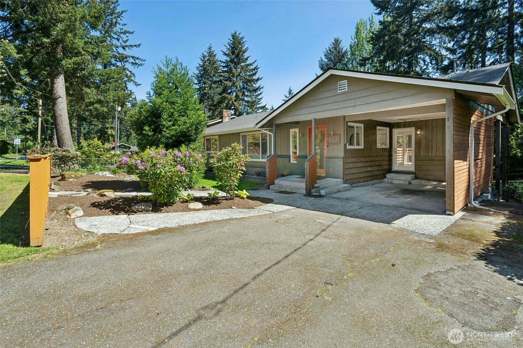 19016 Firlands Way N, Shoreline, WA 98133