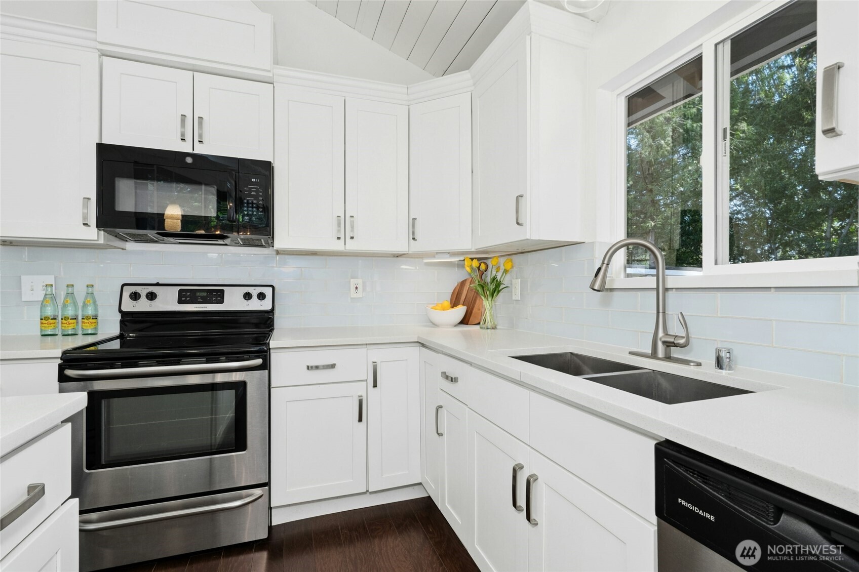 19016 Firlands Way N, Shoreline, WA 98133