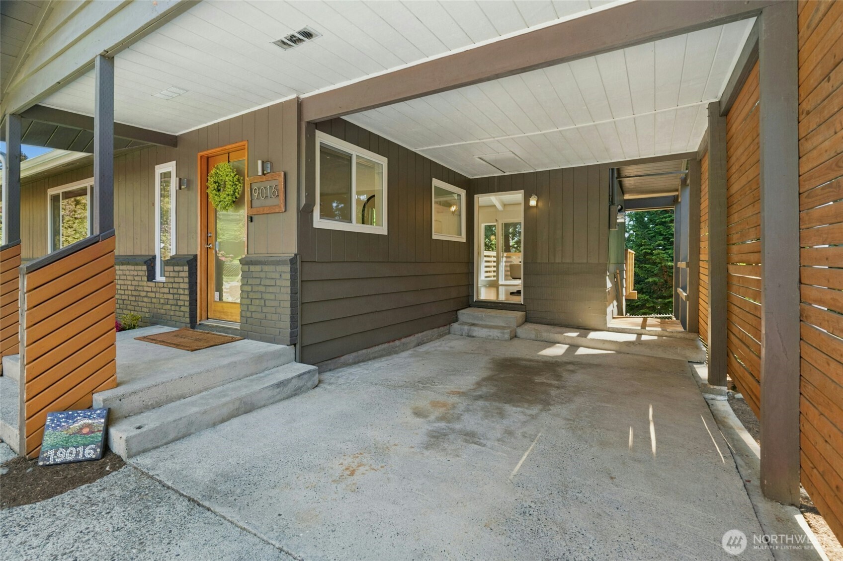 19016 Firlands Way N, Shoreline, WA 98133