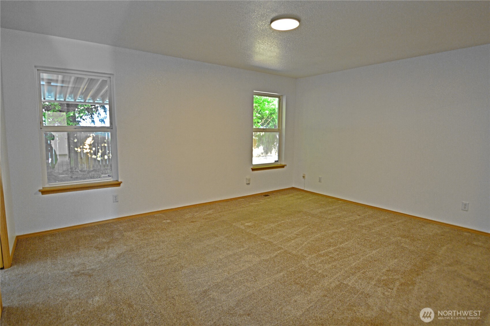 910 11th Street SE, Puyallup, WA 98372