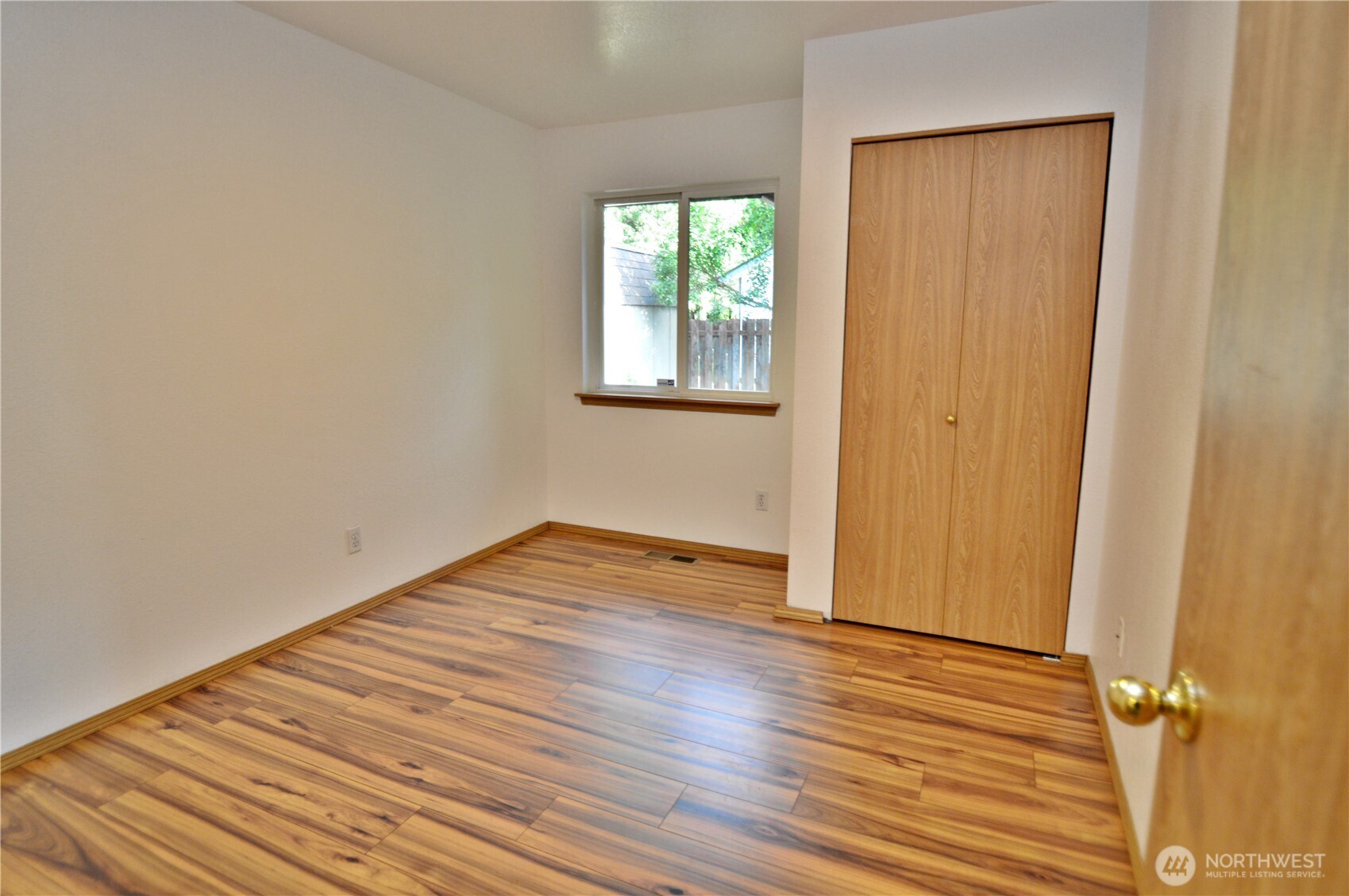 910 11th Street SE, Puyallup, WA 98372