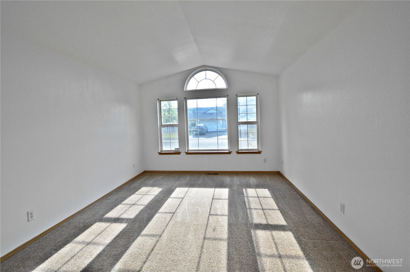 910 11th Street SE, Puyallup, WA 98372