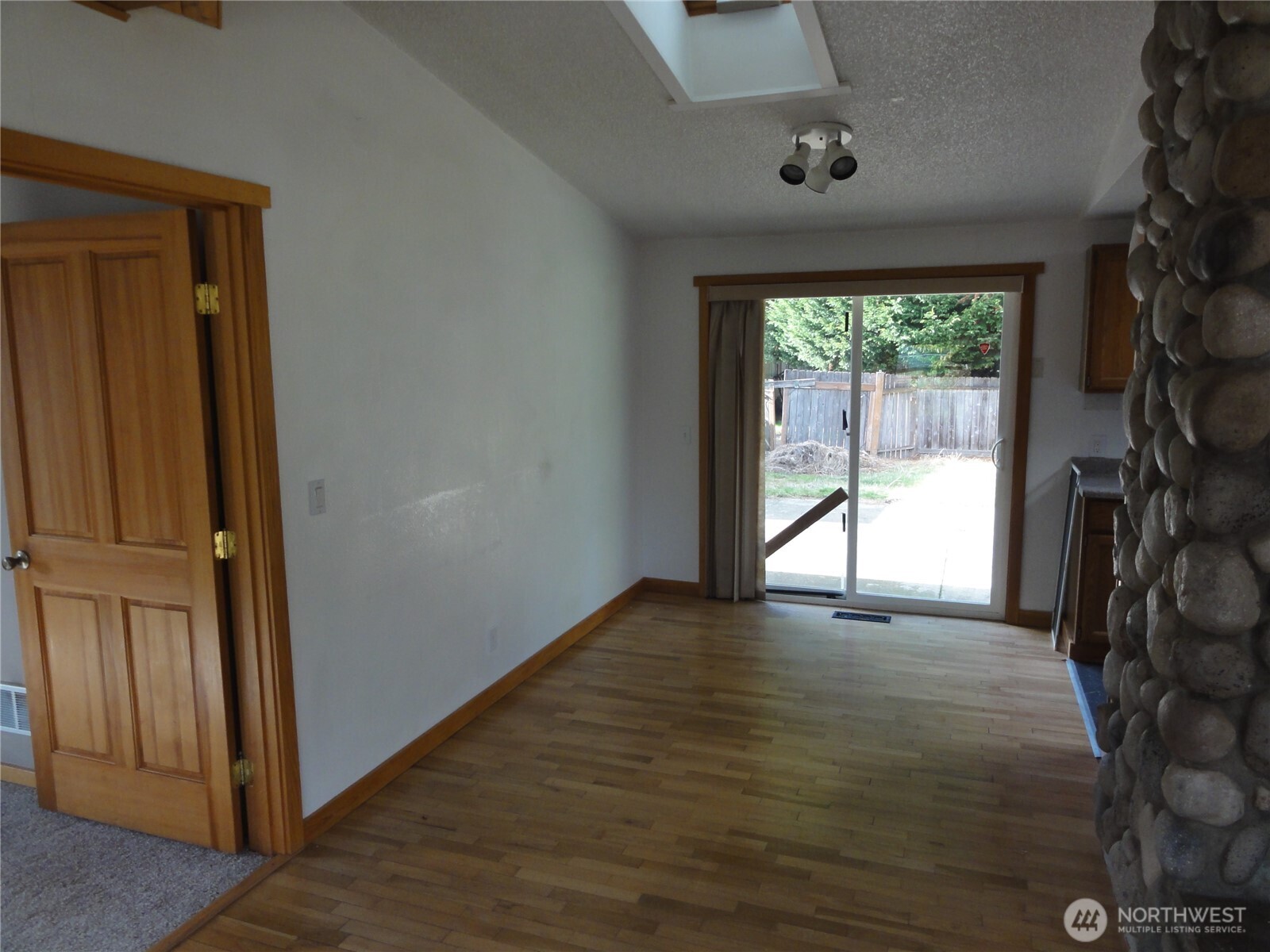 28821 18th Avenue S, Federal Way, WA 98003