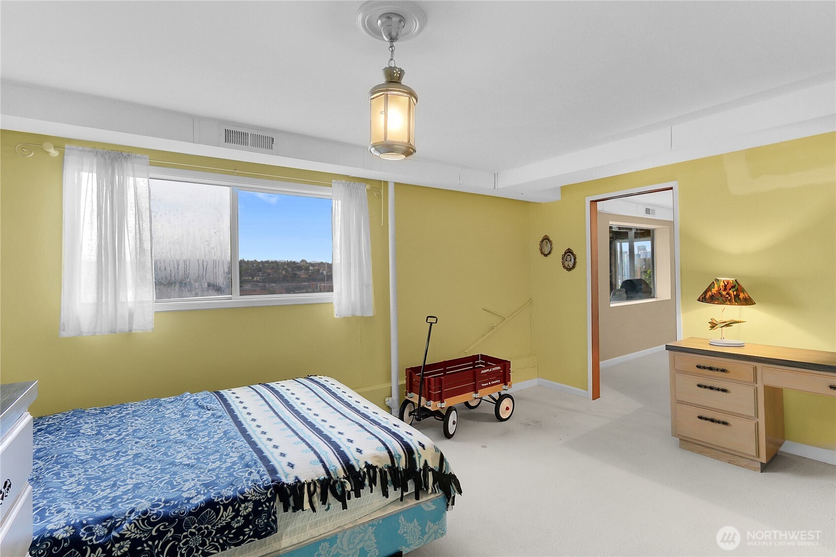 438 Comstock Place , Seattle, WA 98109