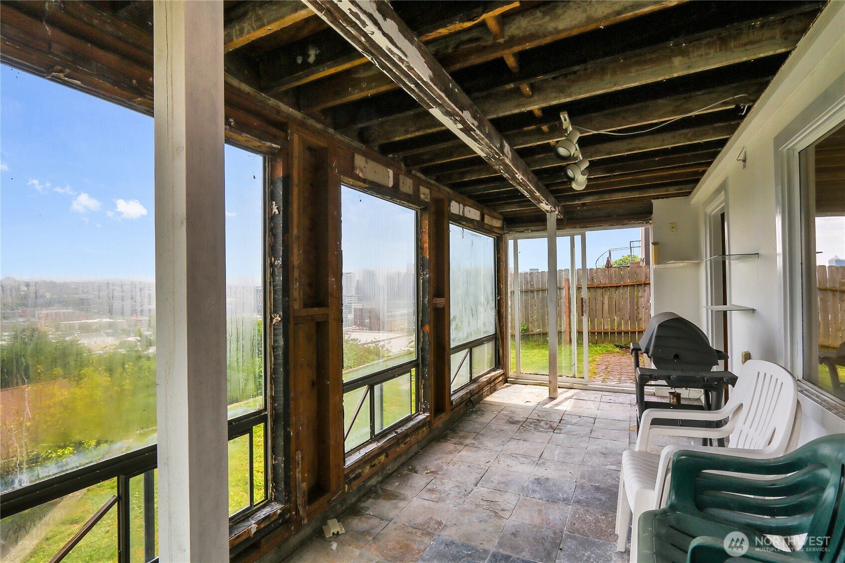 438 Comstock Place , Seattle, WA 98109