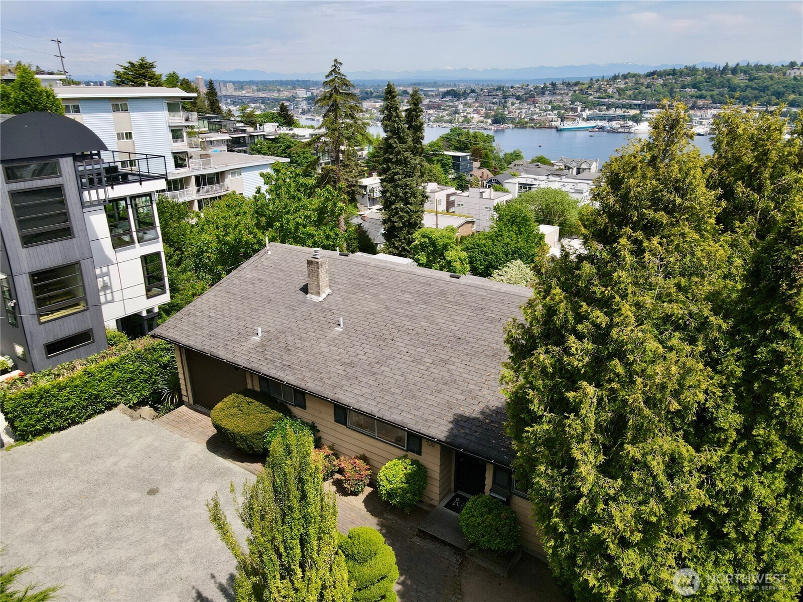 438 Comstock Place , Seattle, WA 98109