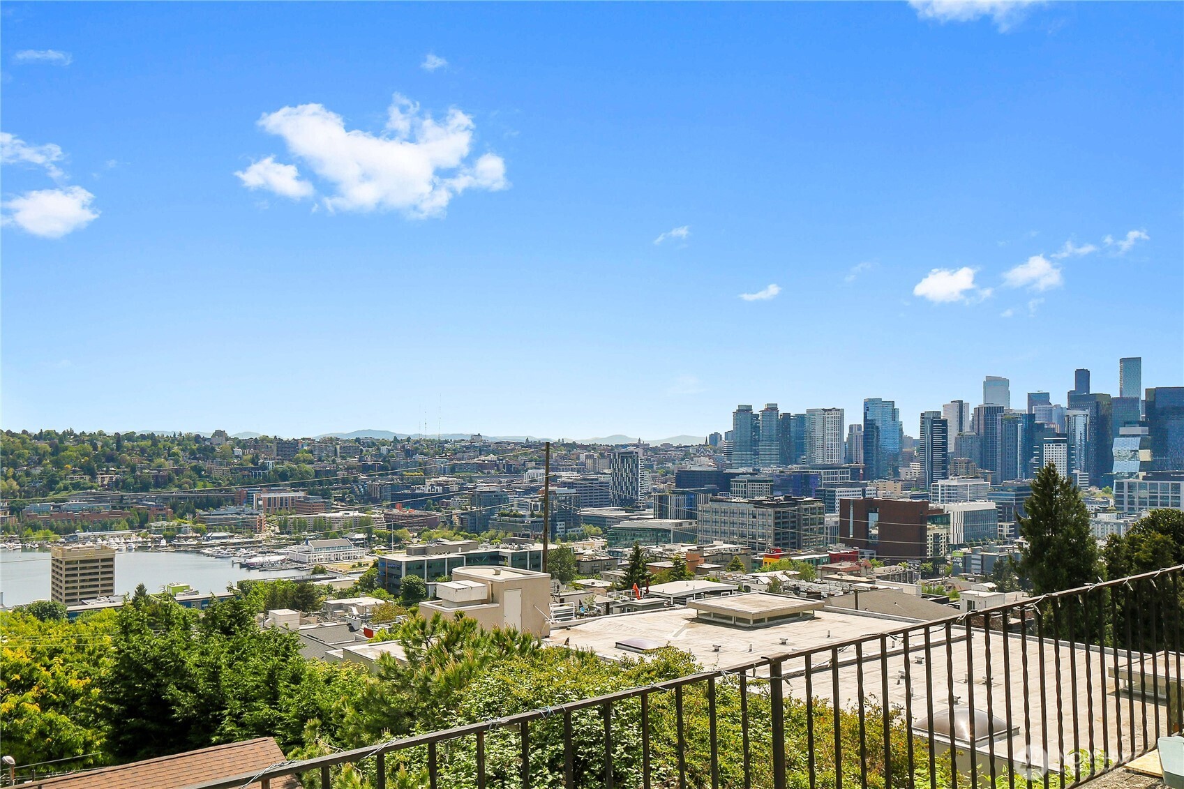 438 Comstock Place , Seattle, WA 98109