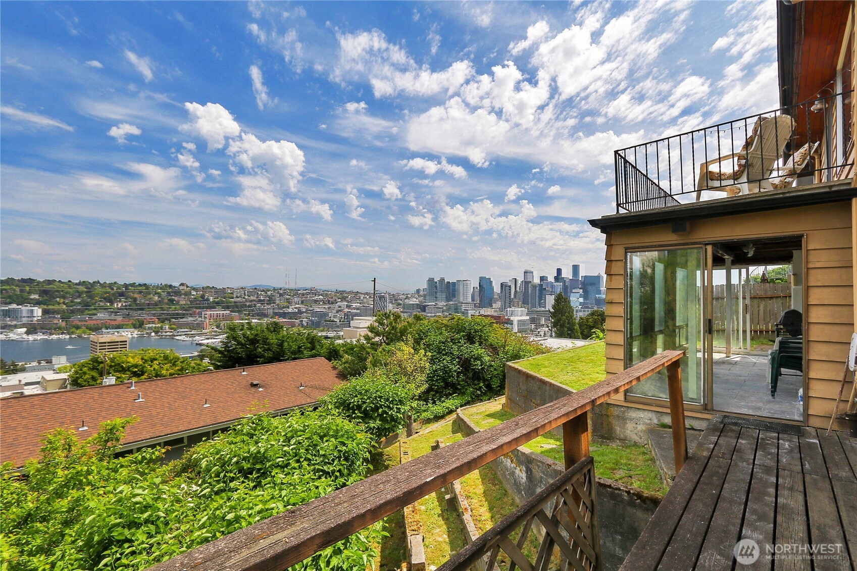 438 Comstock Place , Seattle, WA 98109