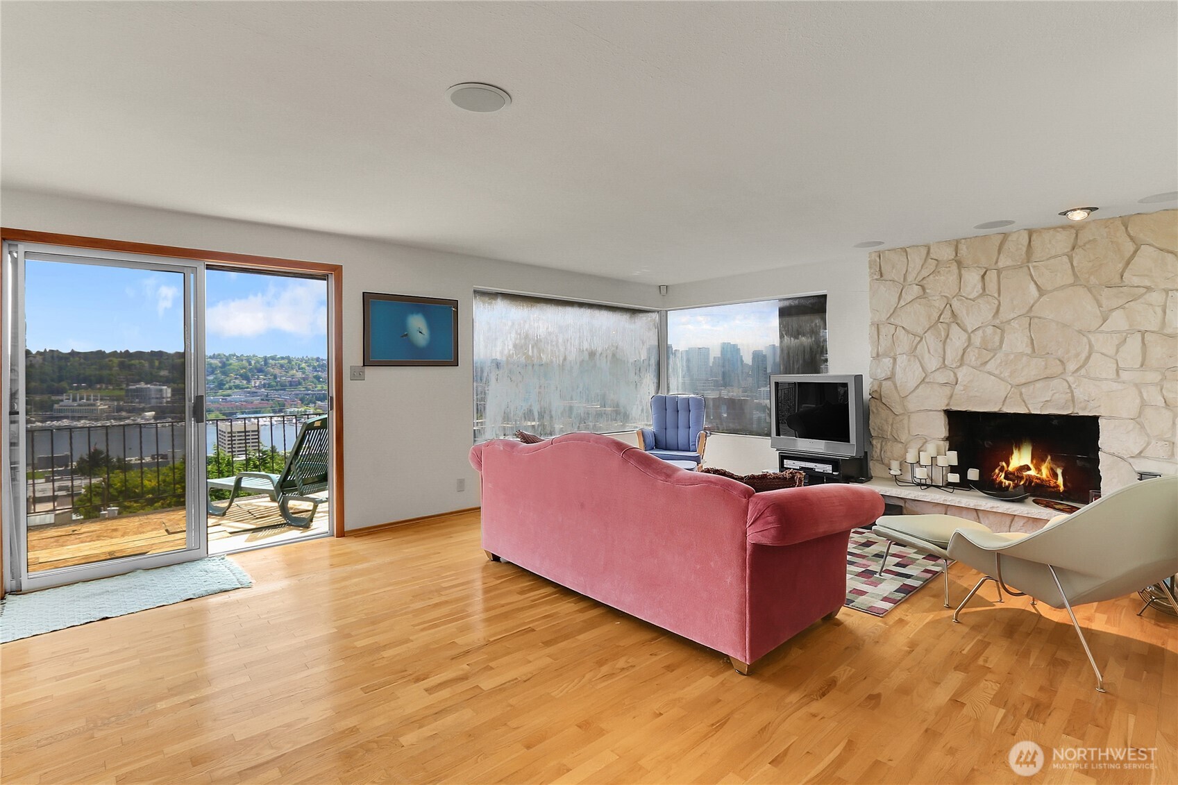 438 Comstock Place , Seattle, WA 98109