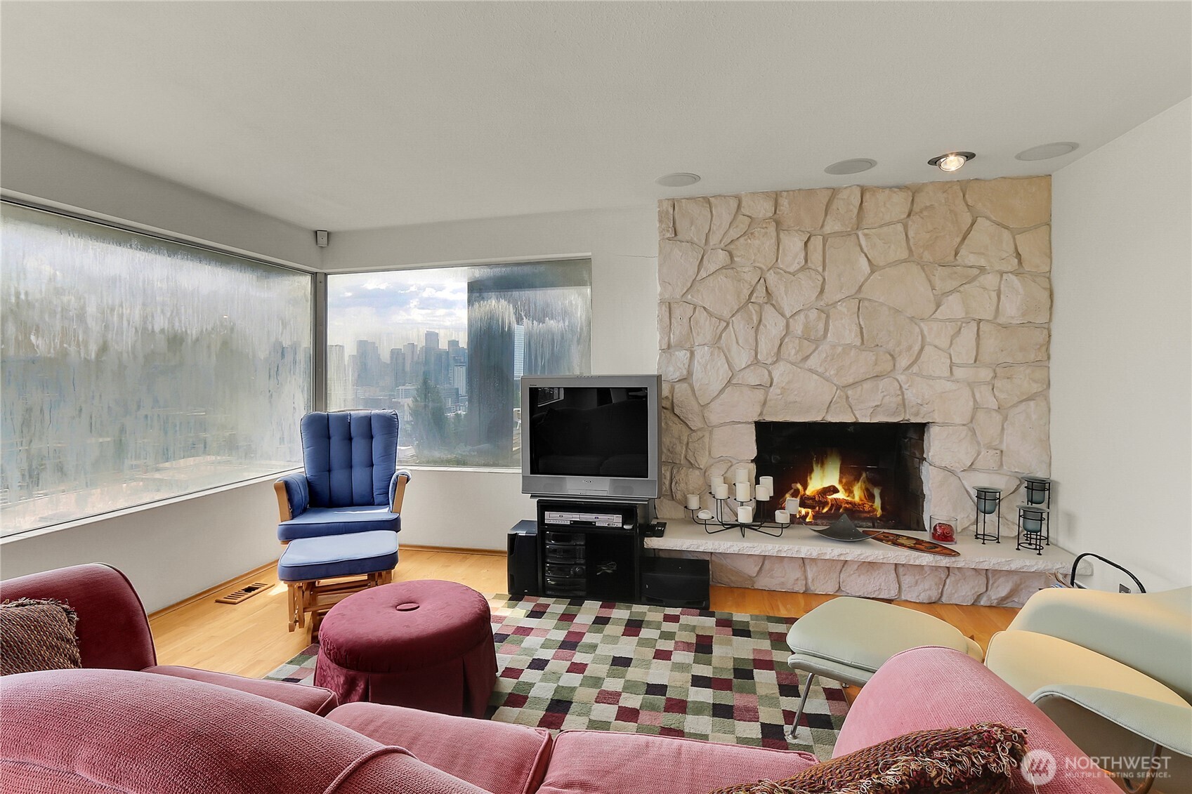 438 Comstock Place , Seattle, WA 98109
