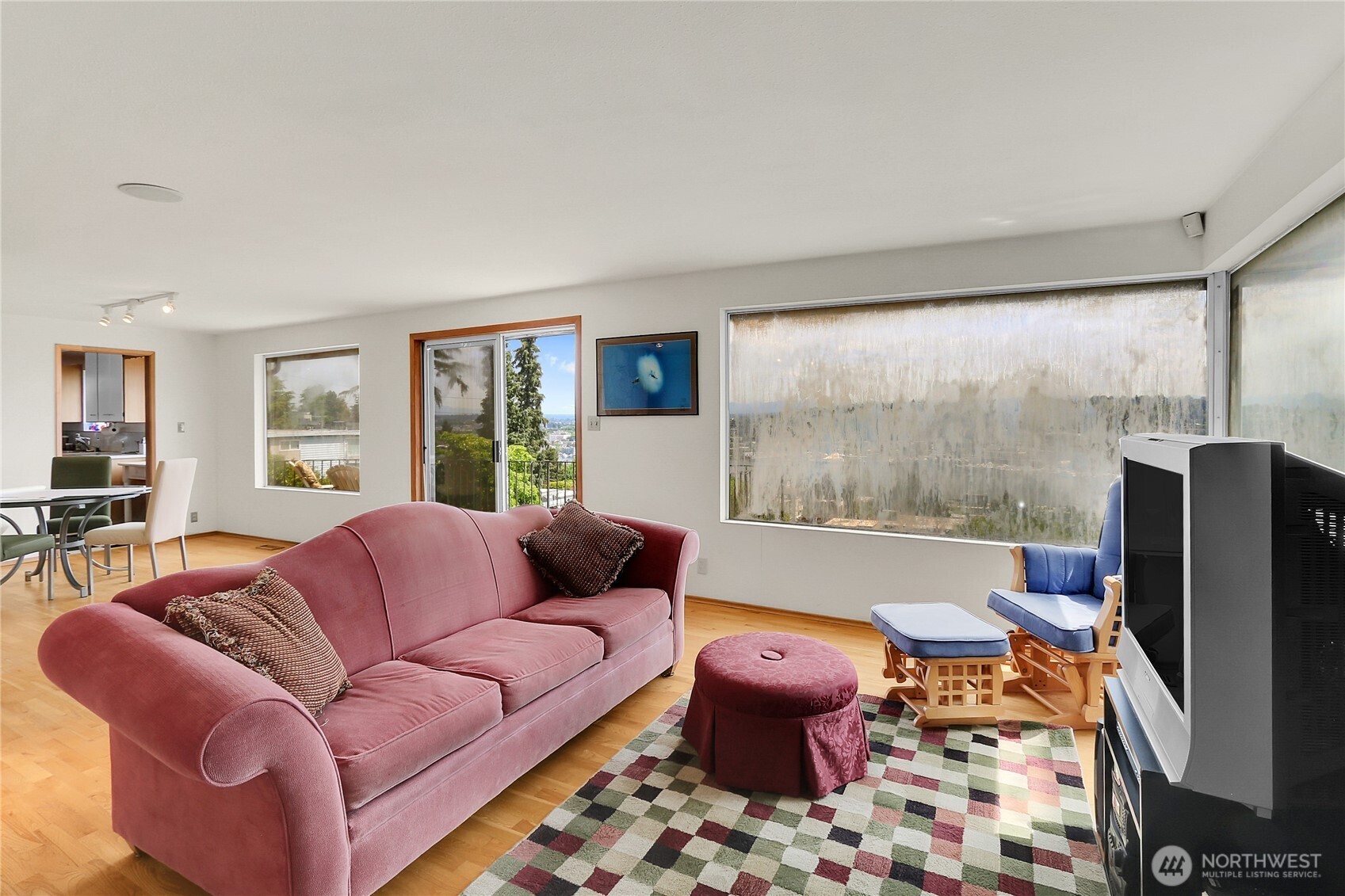 438 Comstock Place , Seattle, WA 98109