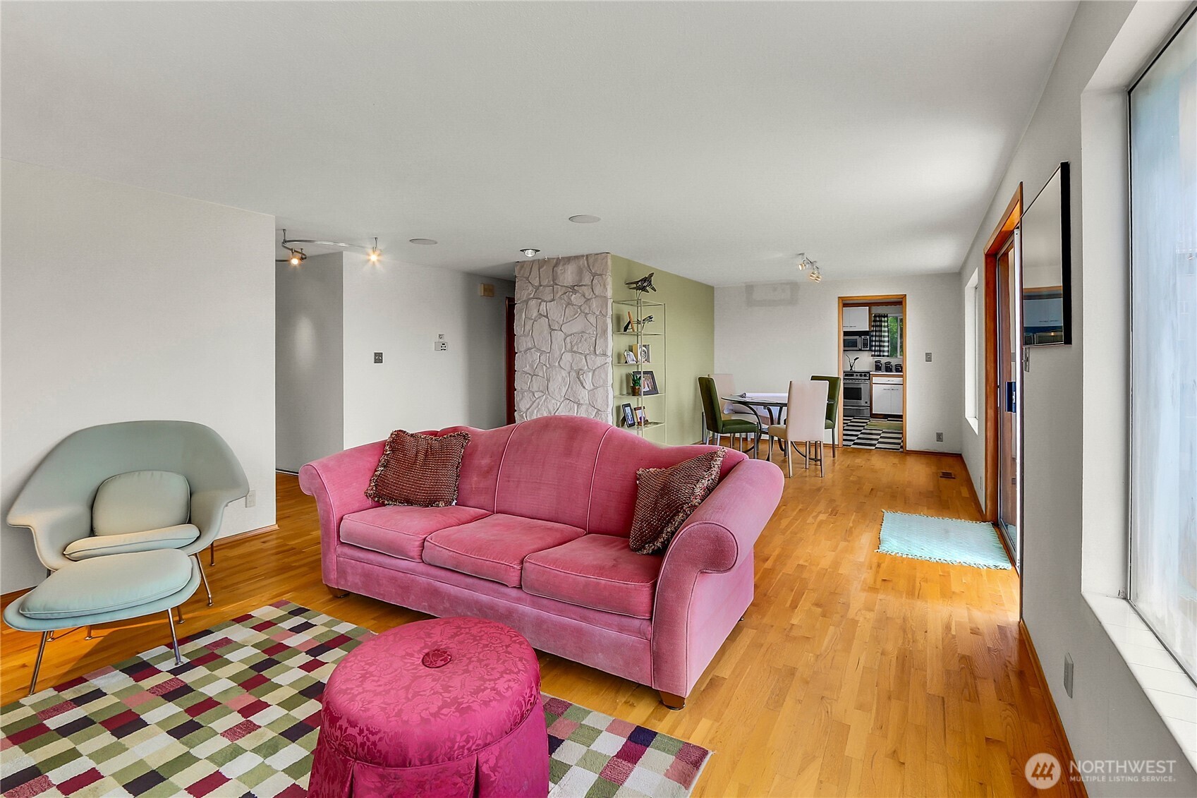 438 Comstock Place , Seattle, WA 98109