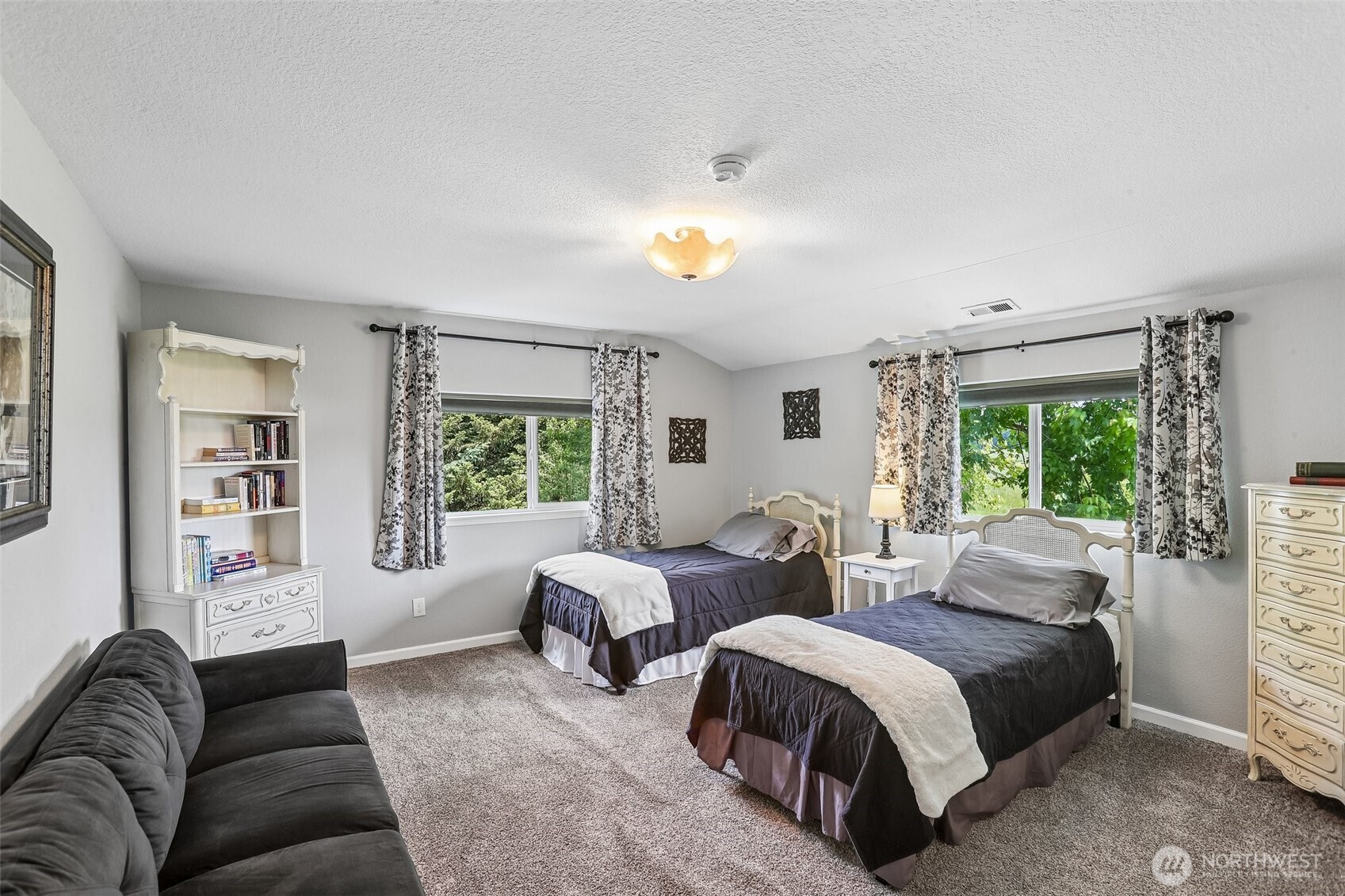298 Roberson Road , Woodland, WA 98674