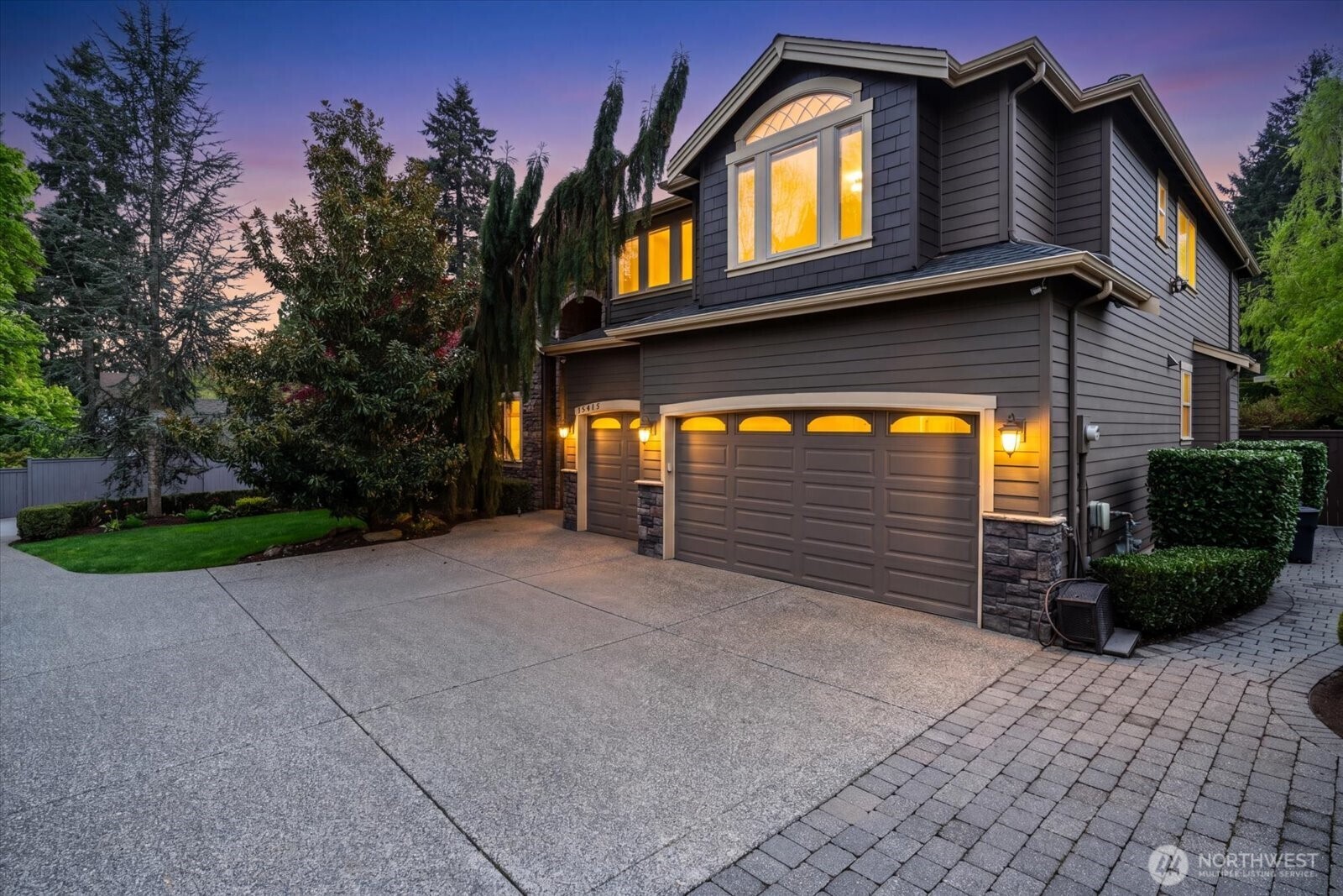 19415 100th Avenue NE, Bothell, WA 98011