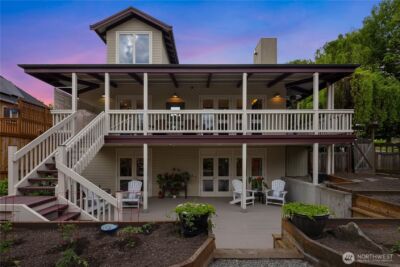 4712 SW Brace Point Dr , Seattle, WA 98136-2612