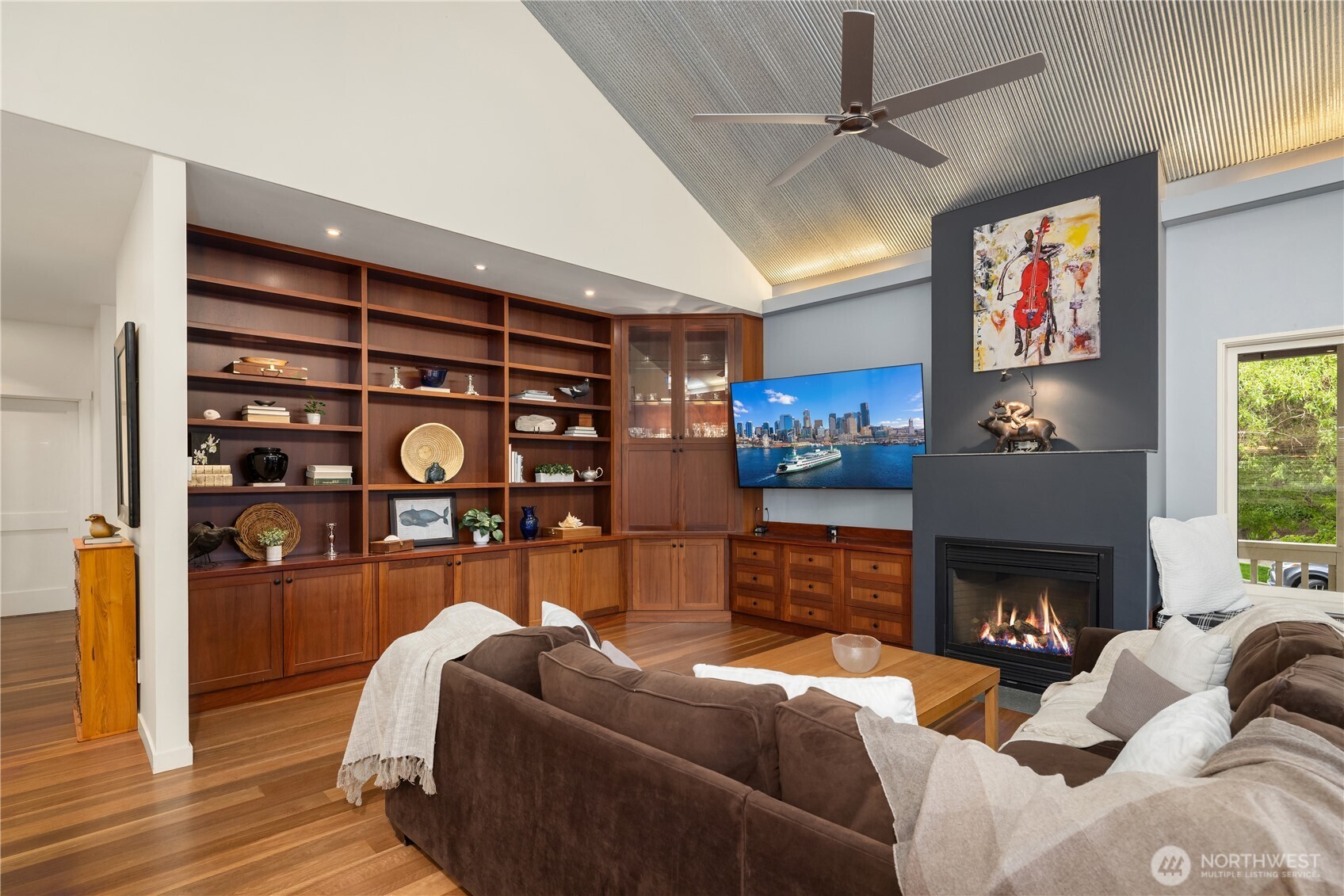 4712 SW Brace Point Dr , Seattle, WA 98136-2612