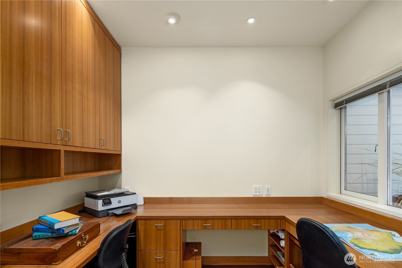 4712 SW Brace Point Dr , Seattle, WA 98136-2612
