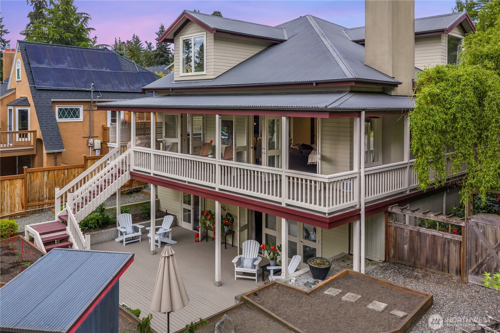 4712 SW Brace Point Dr , Seattle, WA 98136-2612