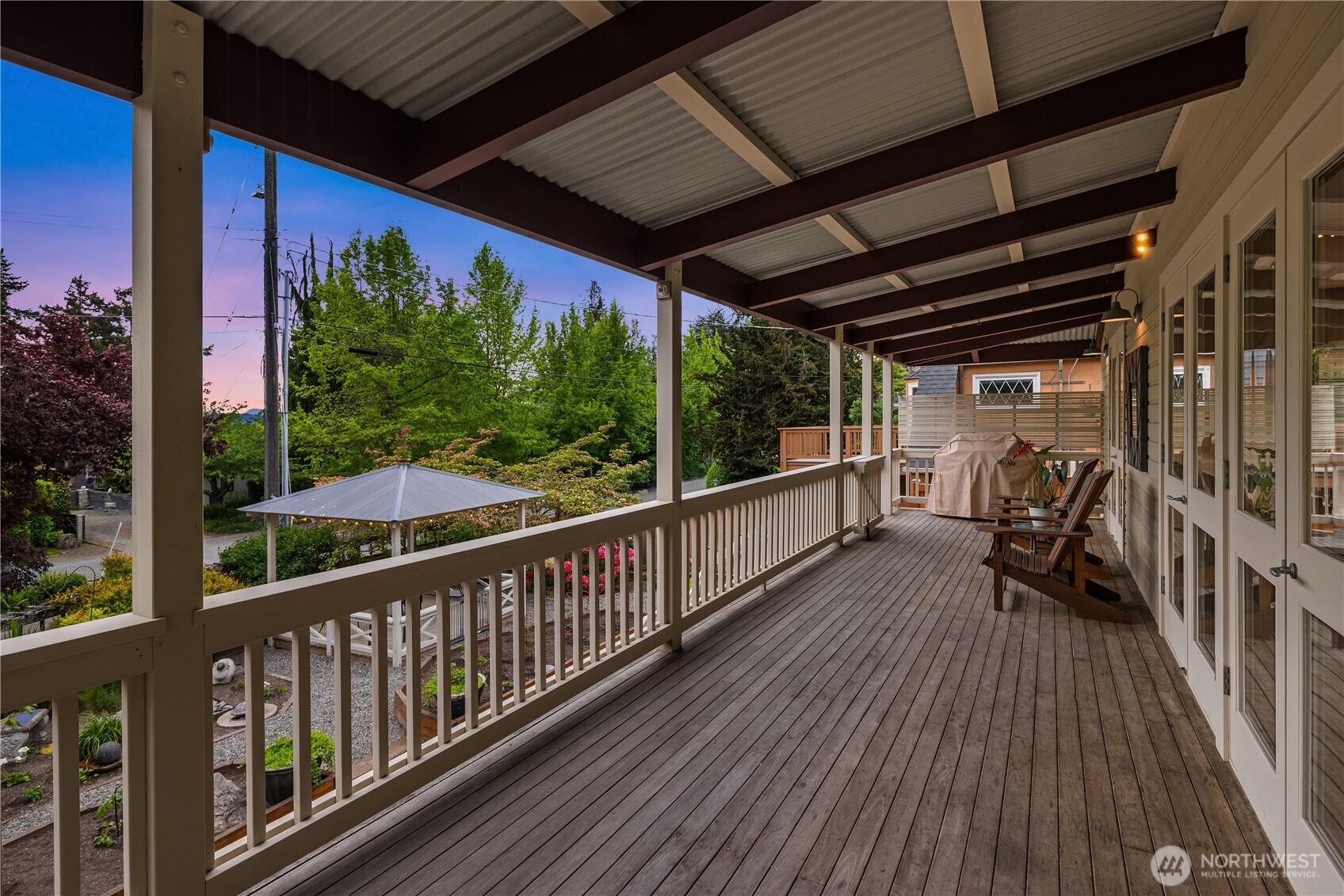 4712 SW Brace Point Dr , Seattle, WA 98136-2612