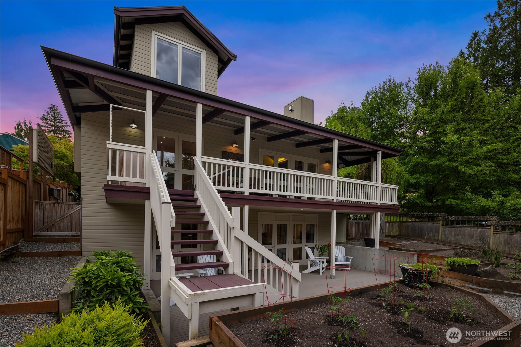 4712 SW Brace Point Dr , Seattle, WA 98136-2612