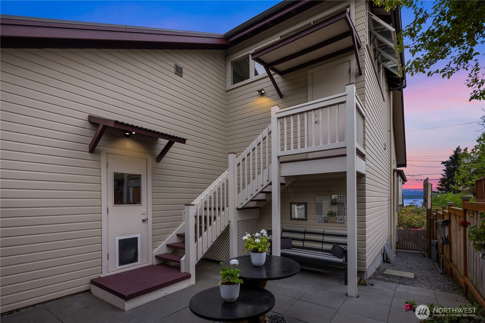 4712 SW Brace Point Dr , Seattle, WA 98136-2612