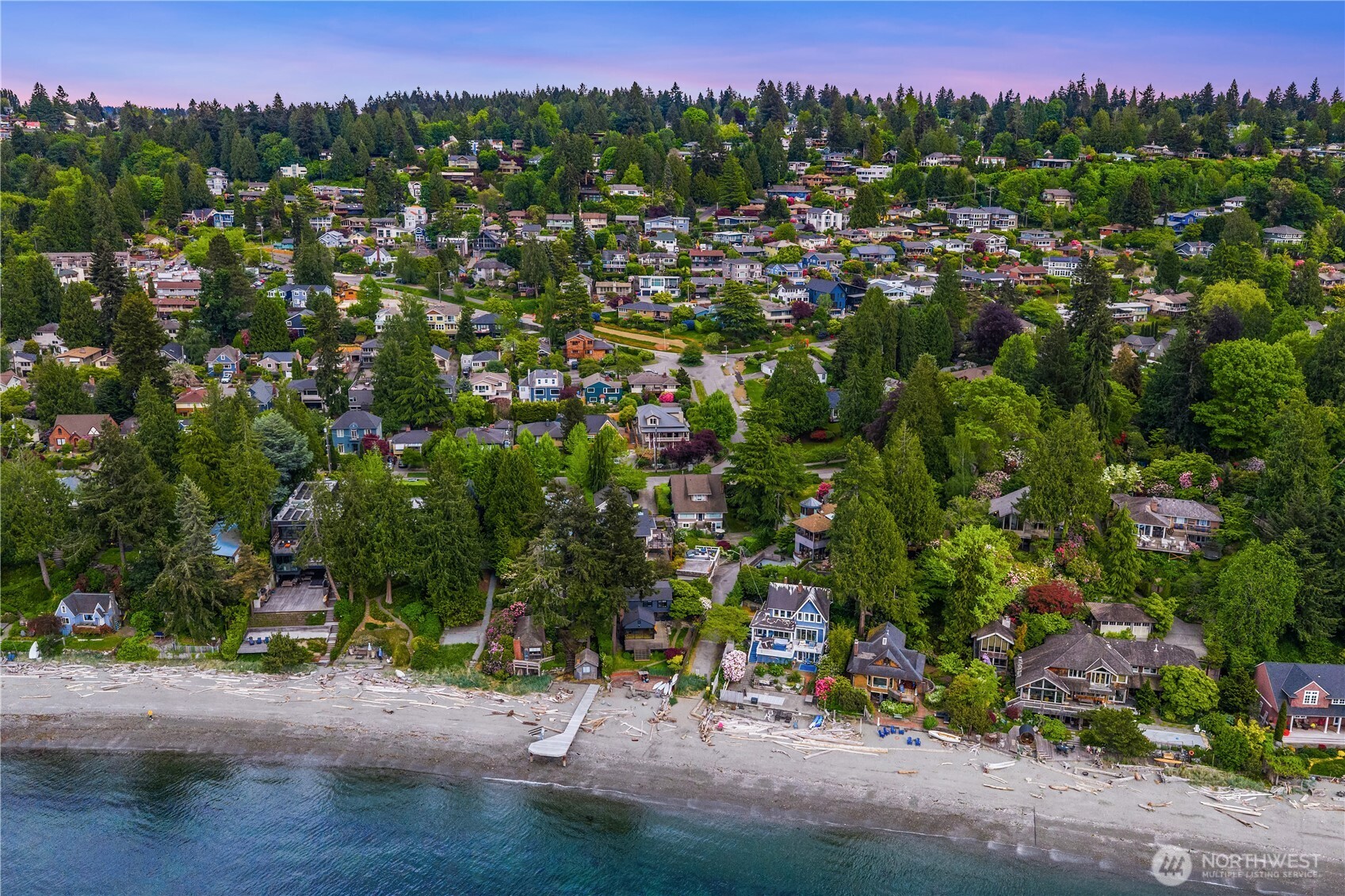 4712 SW Brace Point Dr , Seattle, WA 98136-2612