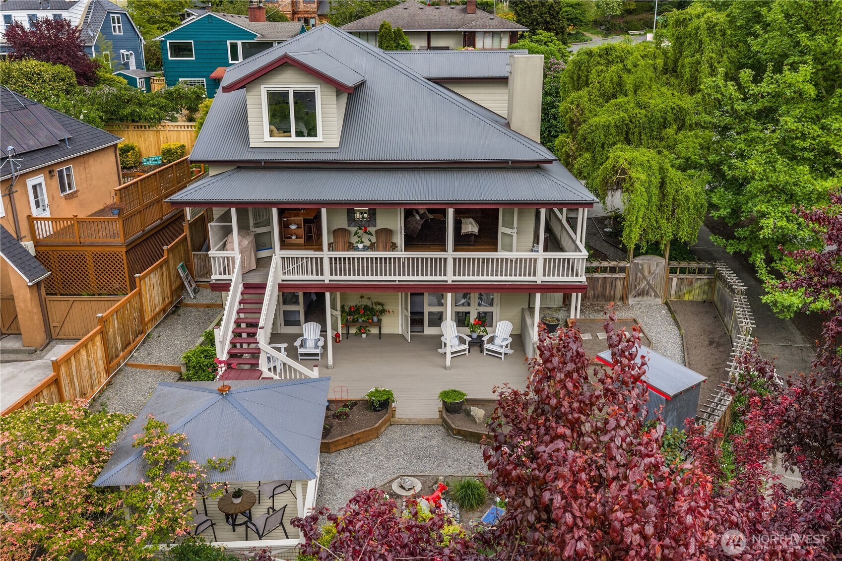 4712 SW Brace Point Dr , Seattle, WA 98136-2612