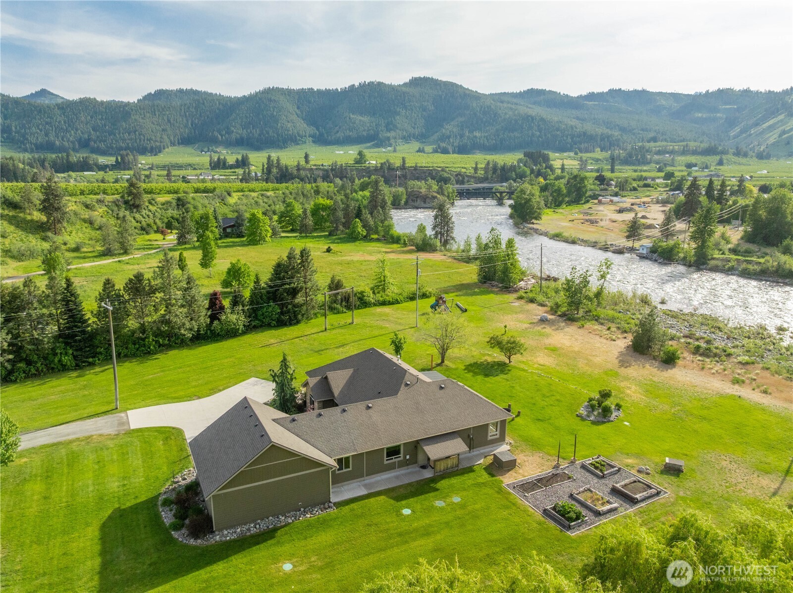 253 Logsdon Lane , Cashmere, WA 98815
