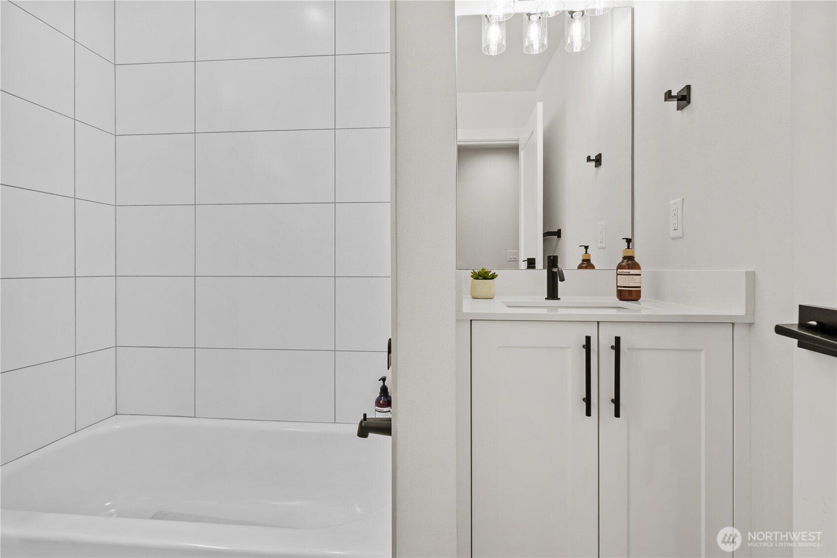 1118 16th Avenue #A, Seattle, WA 98122