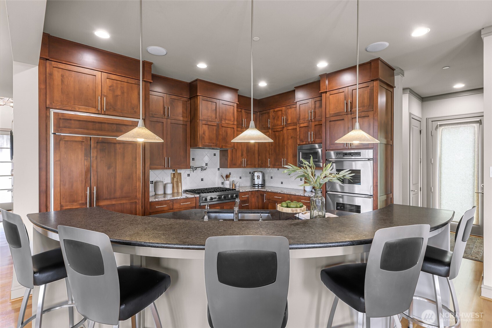 8451 SE 44th Street , Mercer Island, WA 98040