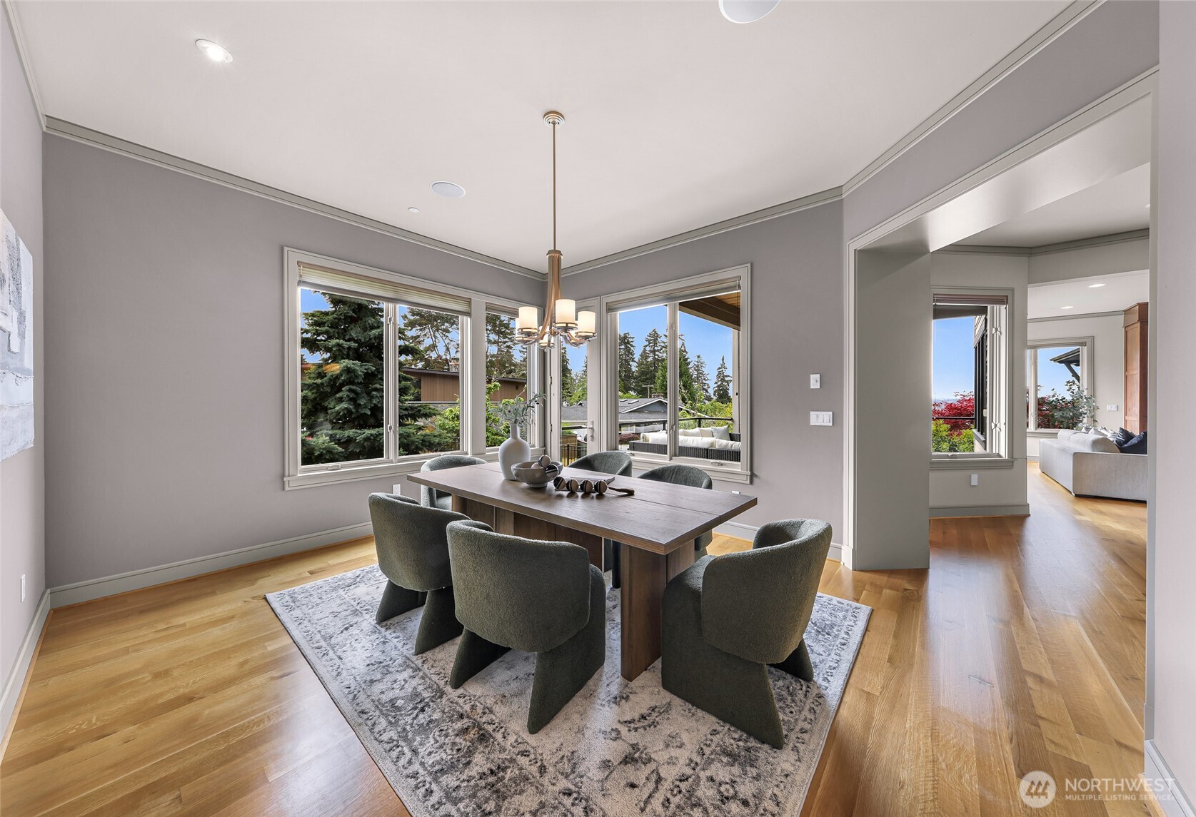 8451 SE 44th Street , Mercer Island, WA 98040