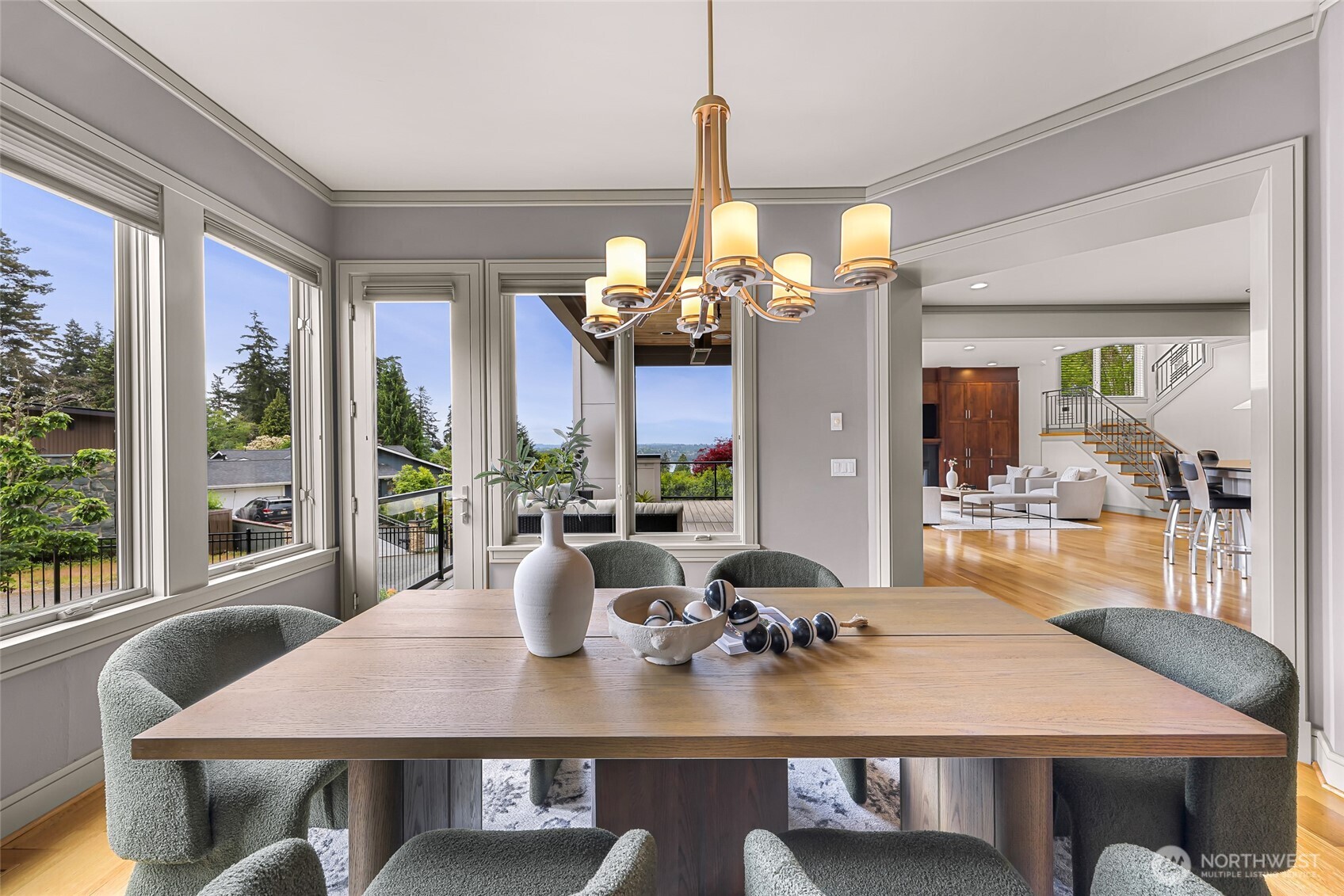 8451 SE 44th Street , Mercer Island, WA 98040