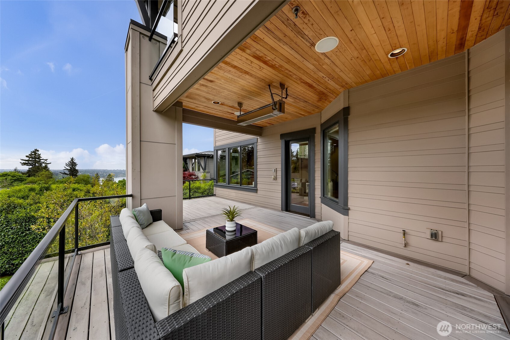 8451 SE 44th Street , Mercer Island, WA 98040