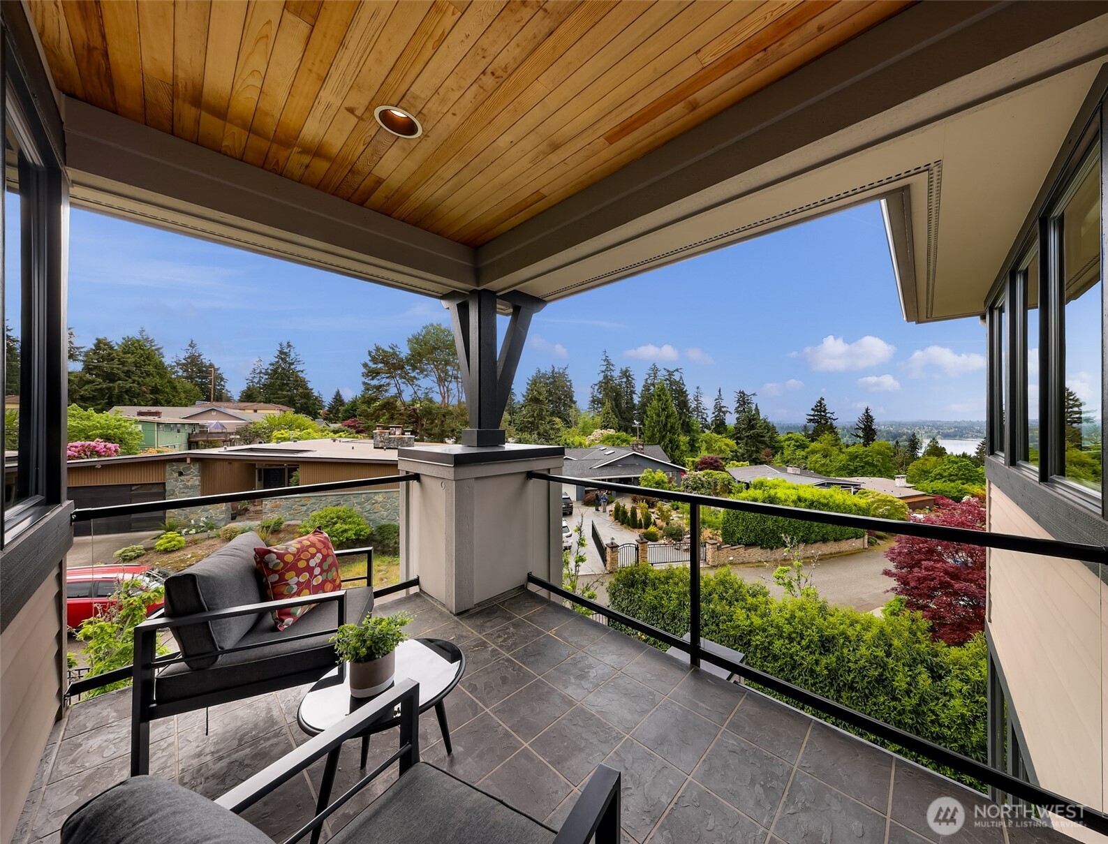 8451 SE 44th Street , Mercer Island, WA 98040