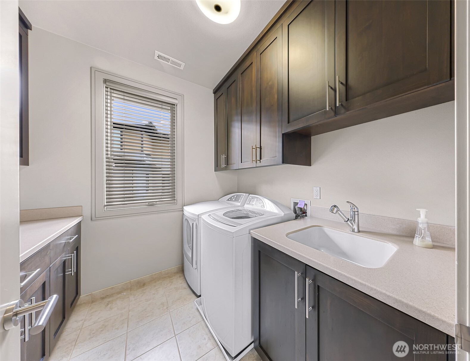 8451 SE 44th Street , Mercer Island, WA 98040