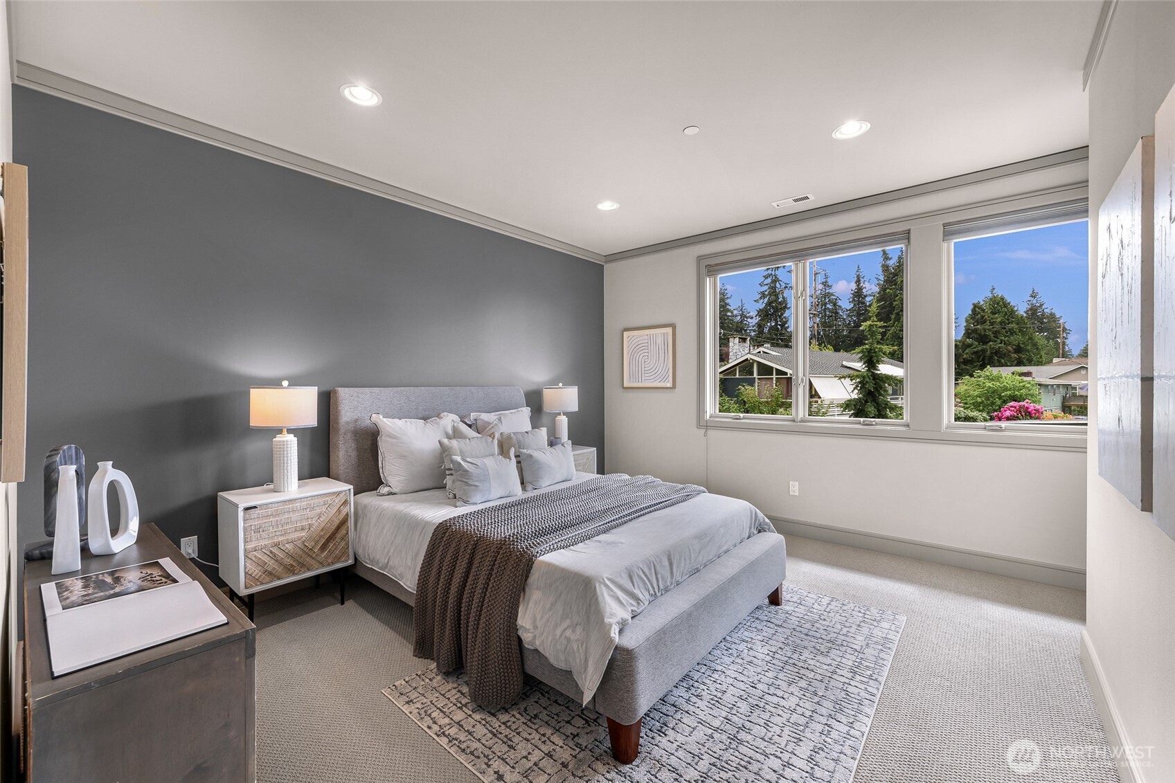 8451 SE 44th Street , Mercer Island, WA 98040