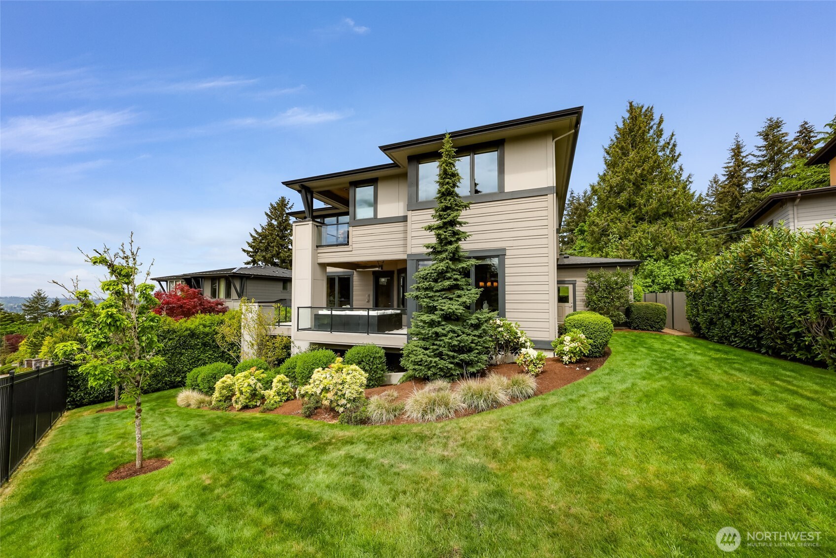 8451 SE 44th Street , Mercer Island, WA 98040