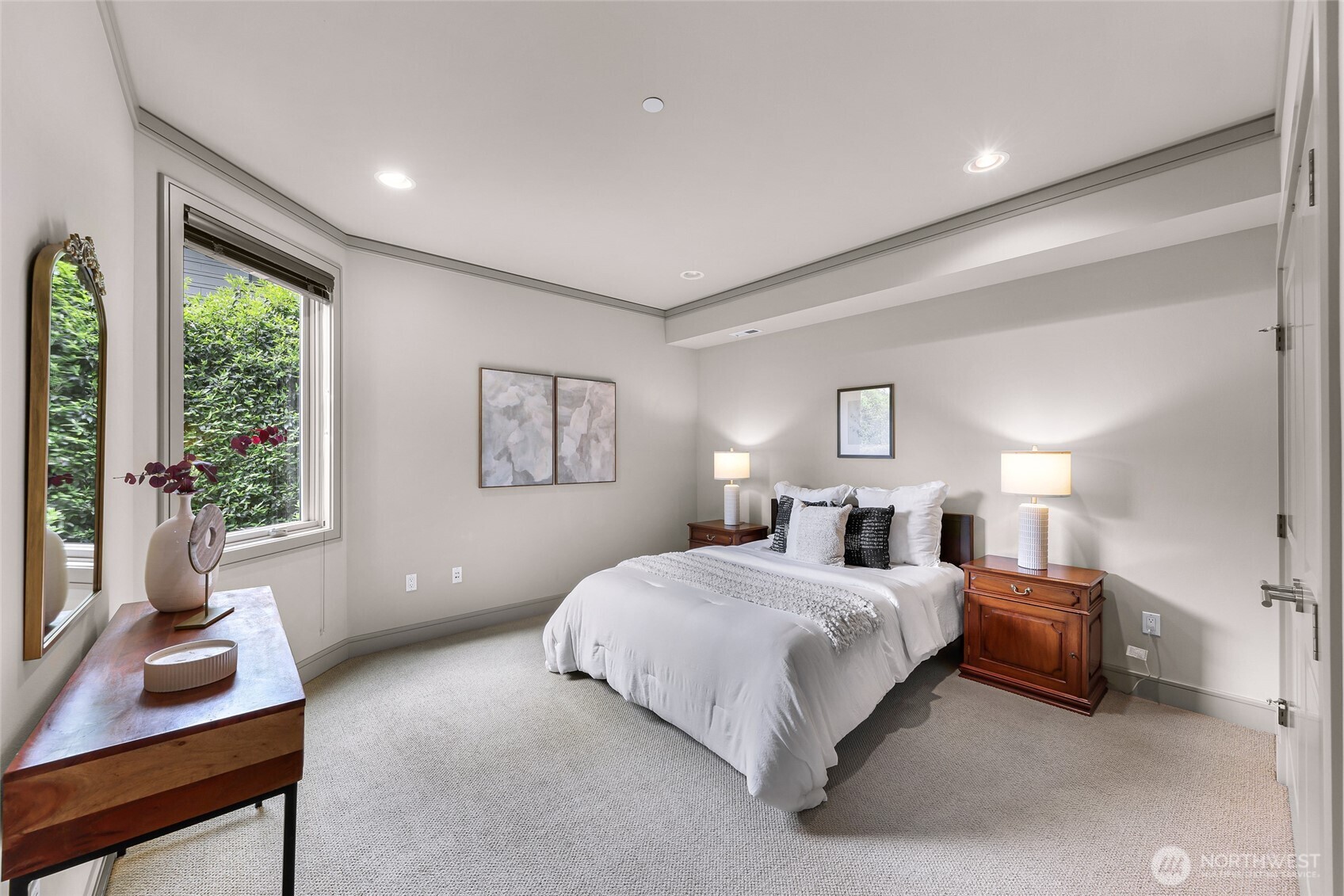 8451 SE 44th Street , Mercer Island, WA 98040