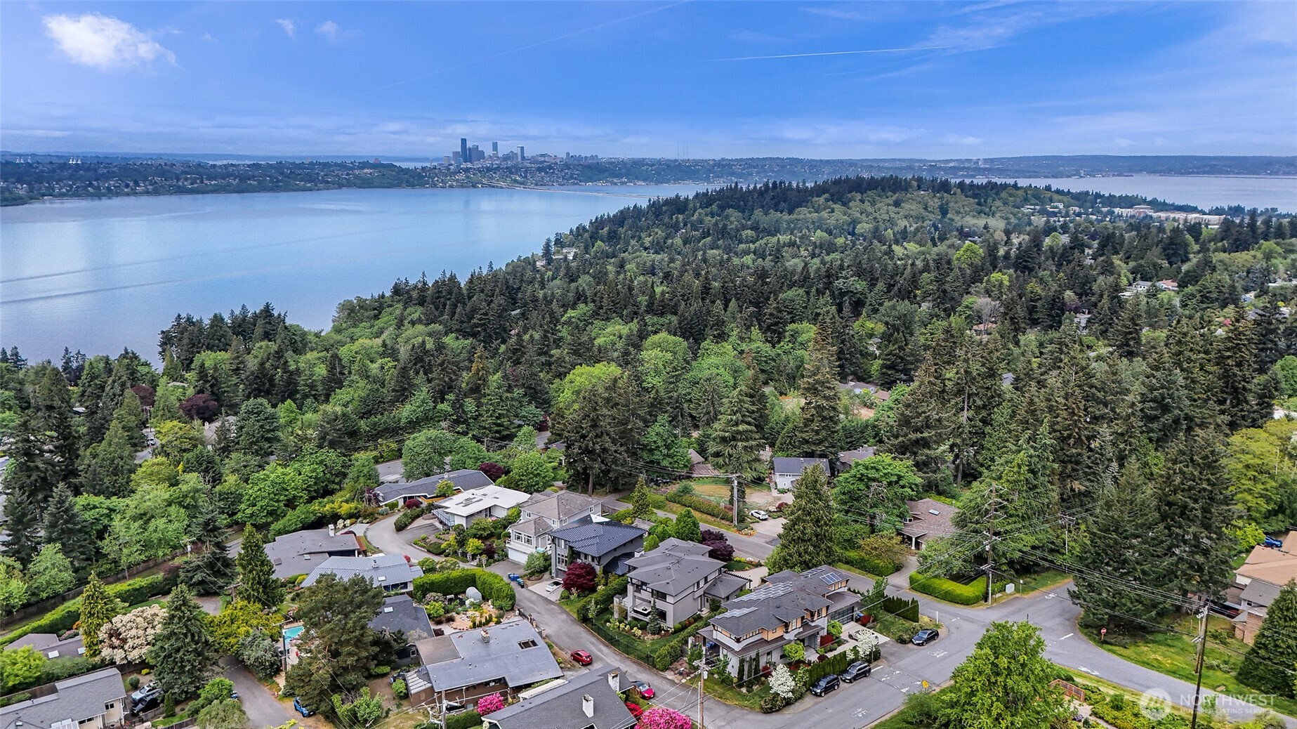 8451 SE 44th Street , Mercer Island, WA 98040