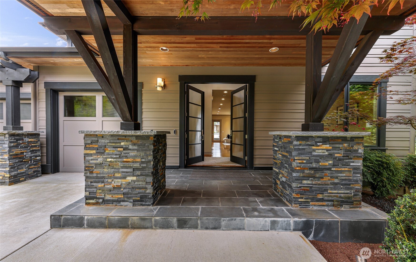 8451 SE 44th Street , Mercer Island, WA 98040