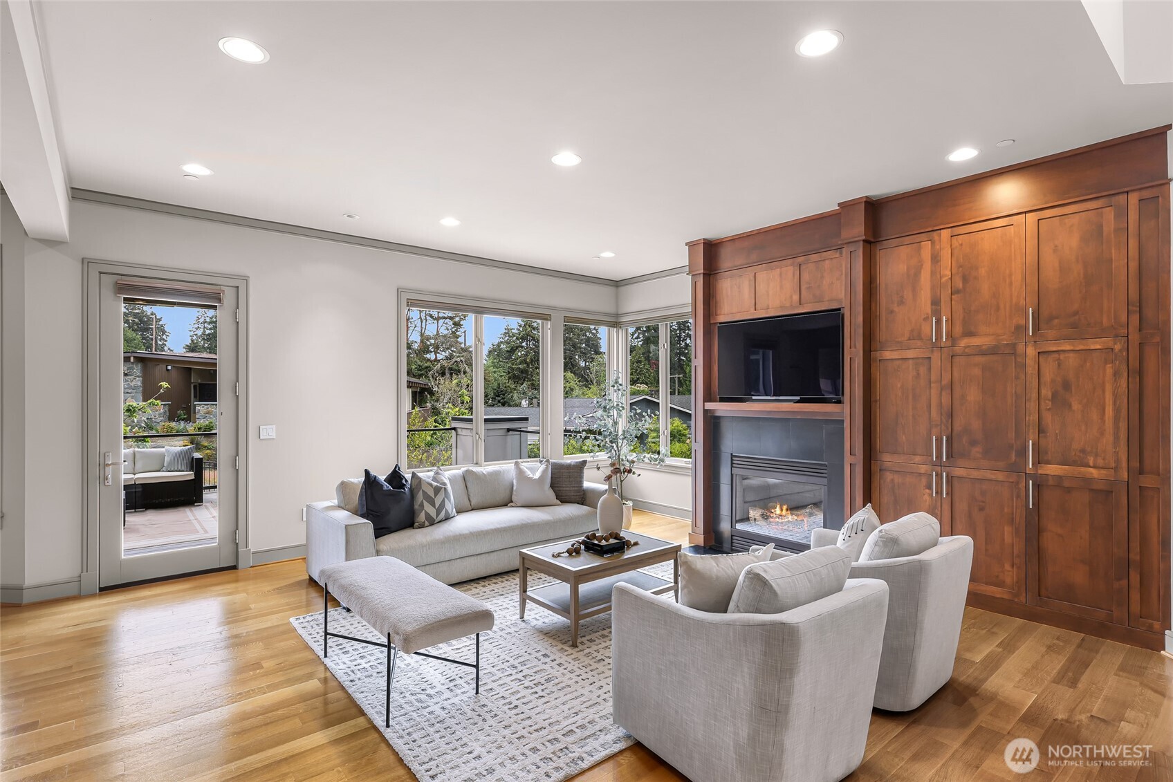 8451 SE 44th Street , Mercer Island, WA 98040